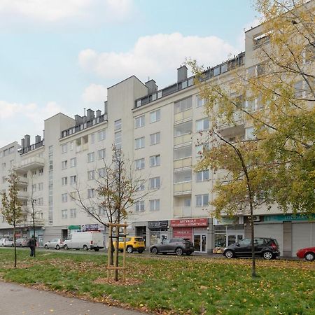 Metro Kabaty Lovely Studio Apartment By Noclegi Renters Warsaw Luaran gambar