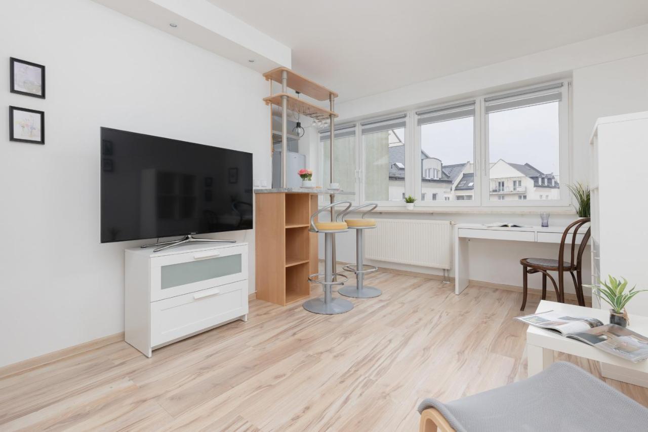 Metro Kabaty Lovely Studio Apartment By Noclegi Renters Warsaw Luaran gambar