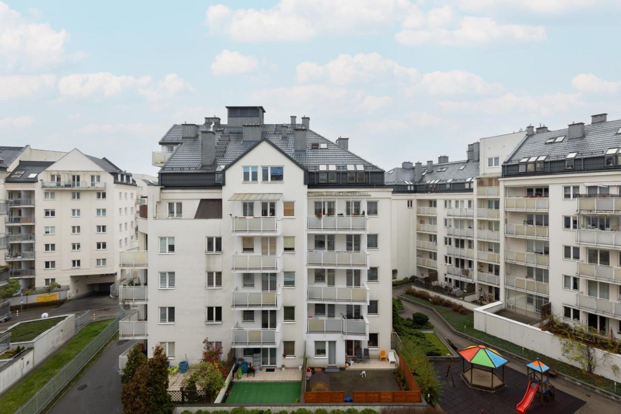 Metro Kabaty Lovely Studio Apartment By Noclegi Renters Warsaw Luaran gambar